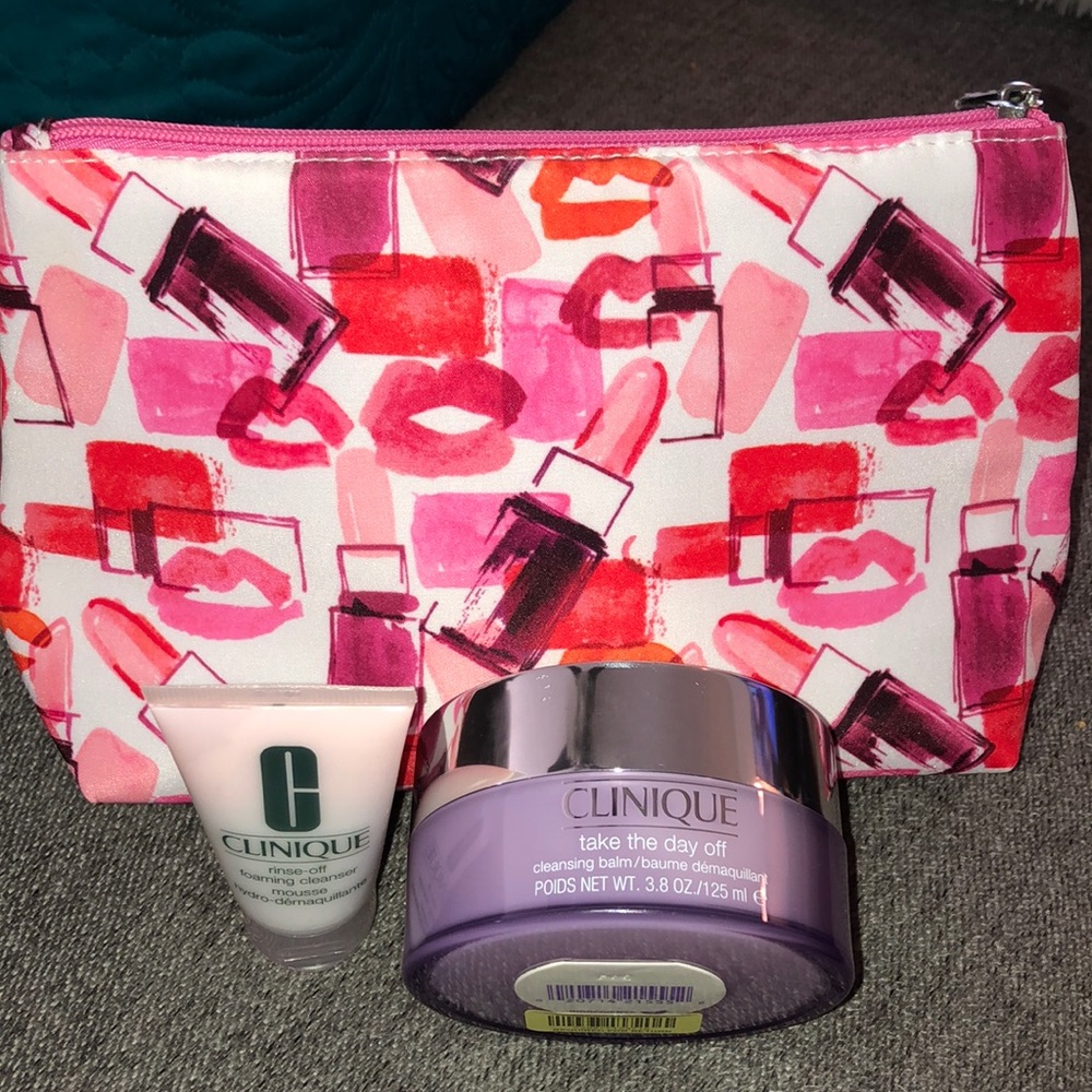 BRAND NEW! MAKEUP REMOVER